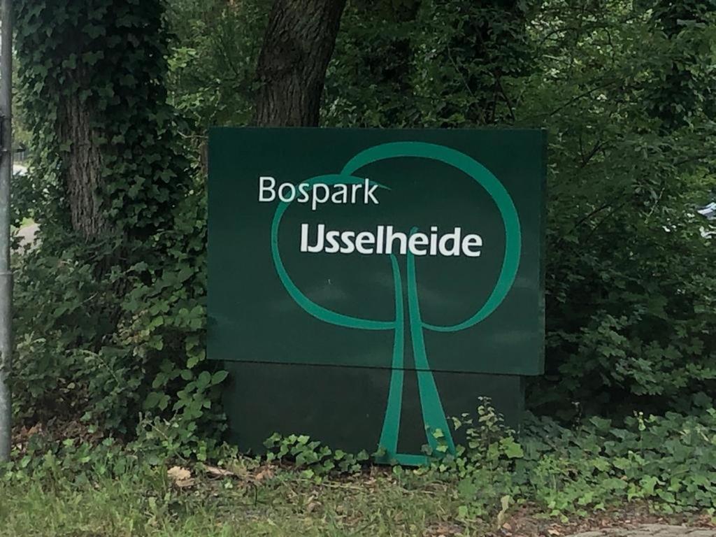 Willa Vrijstaand Chalet In Bospark Hattemerbroek Zewnętrze zdjęcie